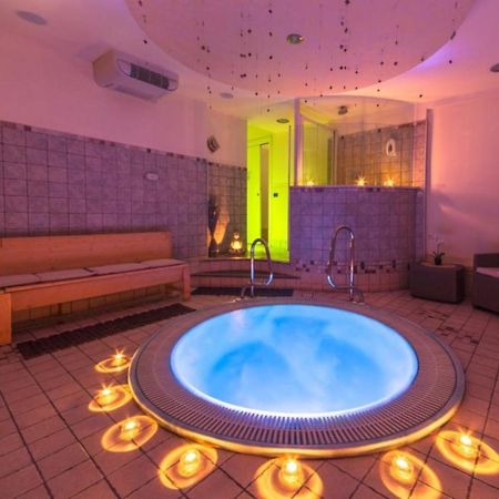 Hotel Valparaiso Rimini Eksteriør bilde