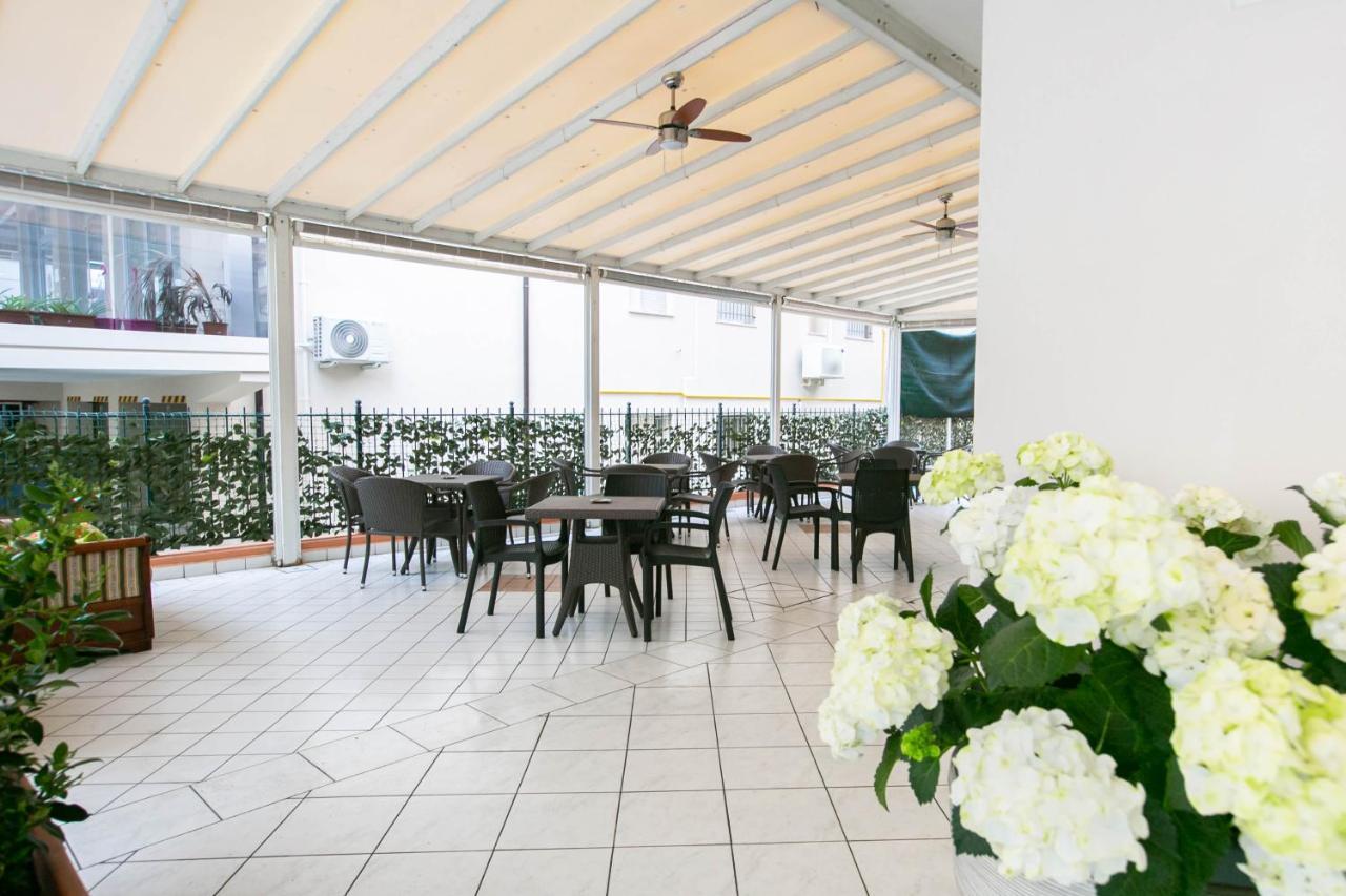 Hotel Valparaiso Rimini Eksteriør bilde