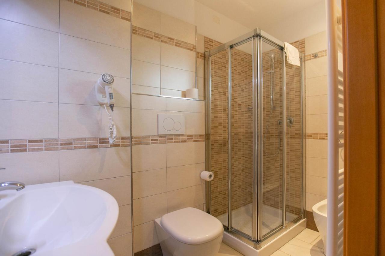 Hotel Valparaiso Rimini Eksteriør bilde