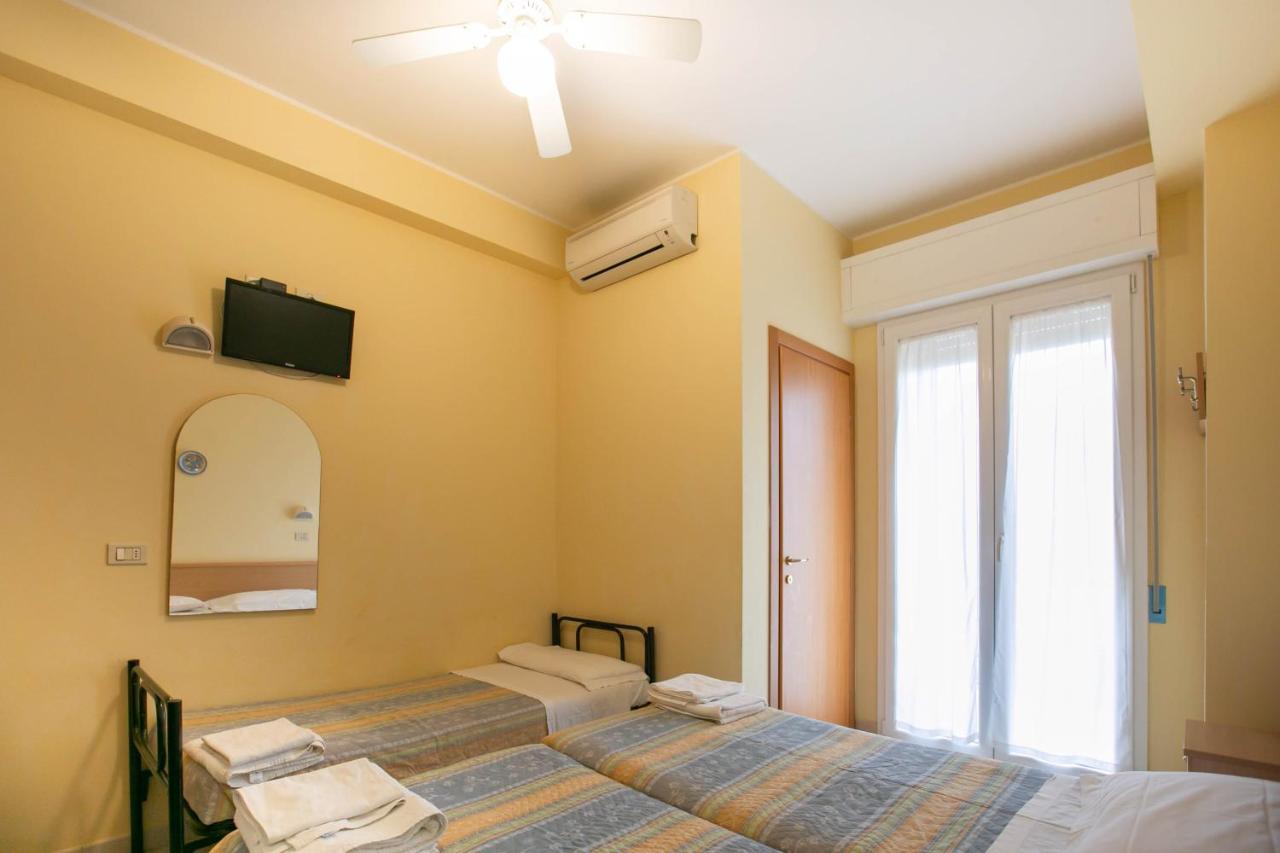 Hotel Valparaiso Rimini Eksteriør bilde