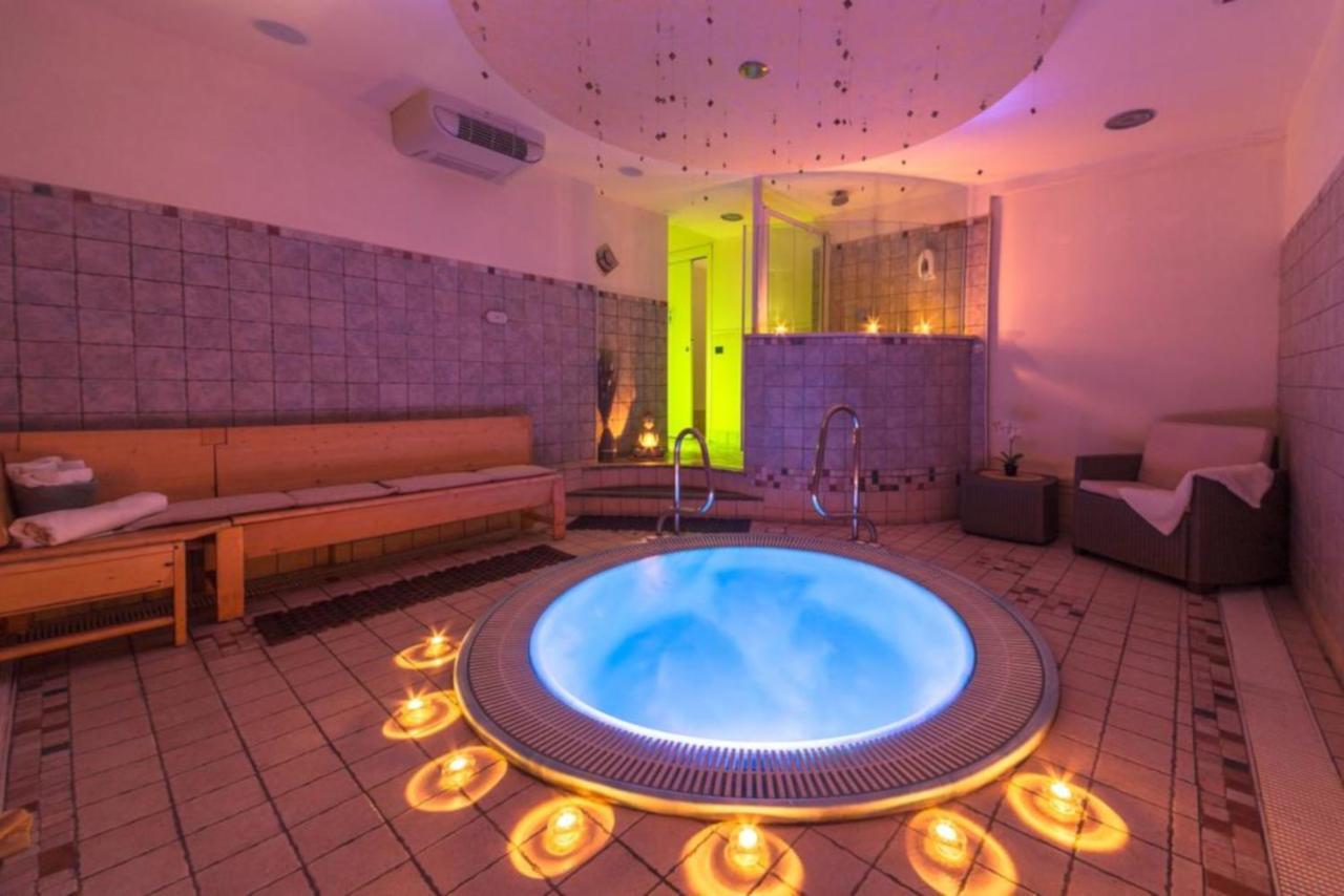 Hotel Valparaiso Rimini Eksteriør bilde
