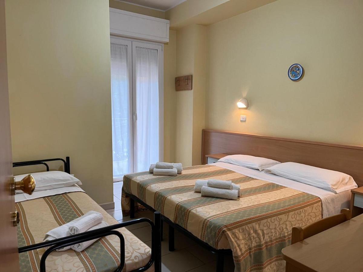 Hotel Valparaiso Rimini Eksteriør bilde