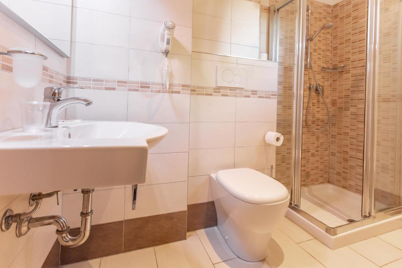 Hotel Valparaiso Rimini Eksteriør bilde