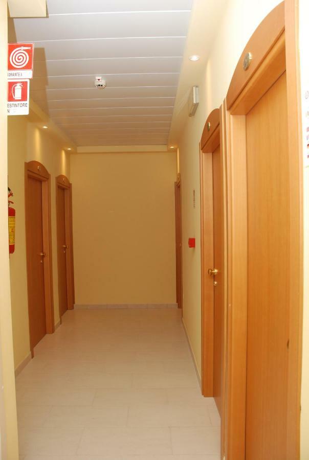 Hotel Valparaiso Rimini Eksteriør bilde