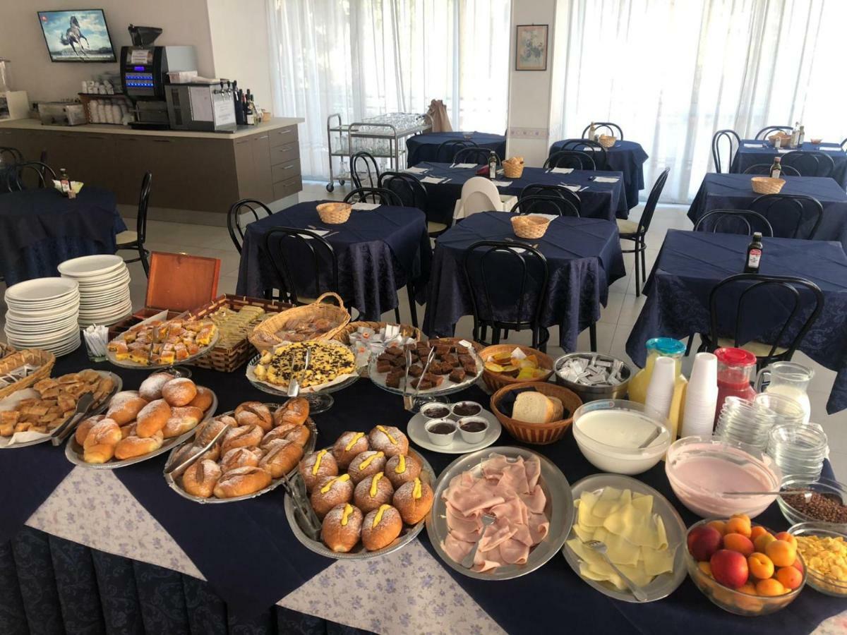 Hotel Valparaiso Rimini Eksteriør bilde