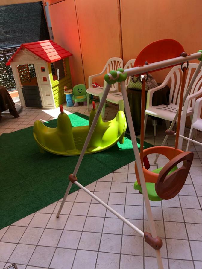 Hotel Valparaiso Rimini Eksteriør bilde