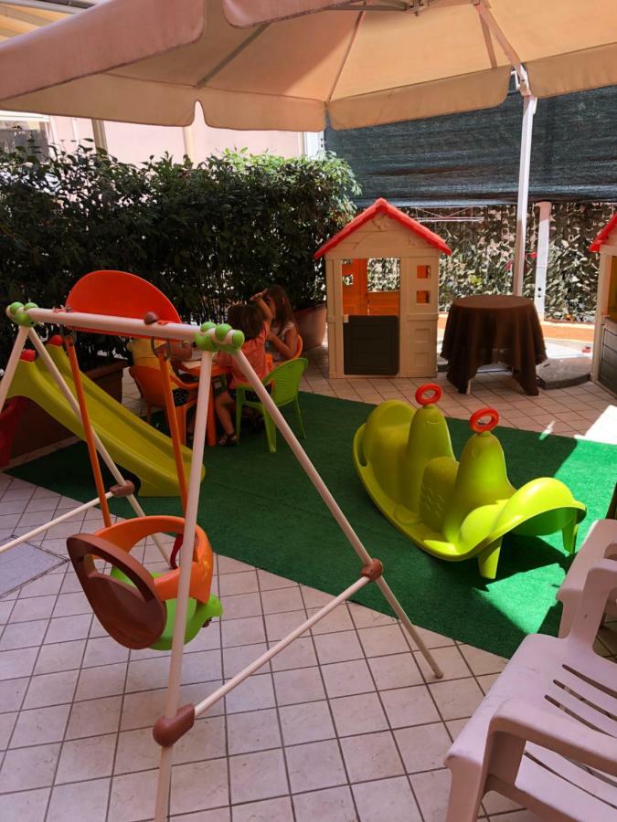 Hotel Valparaiso Rimini Eksteriør bilde
