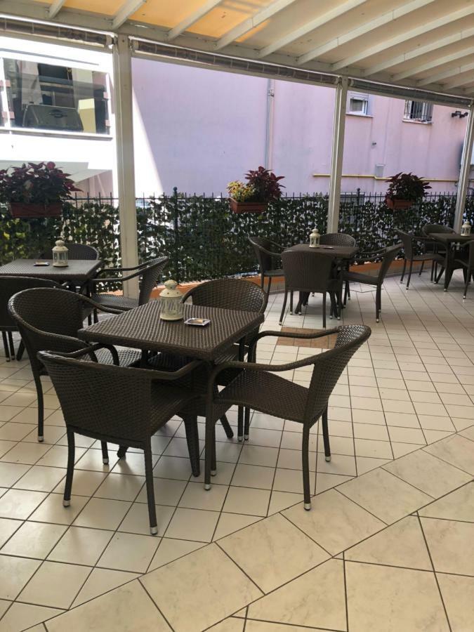 Hotel Valparaiso Rimini Eksteriør bilde